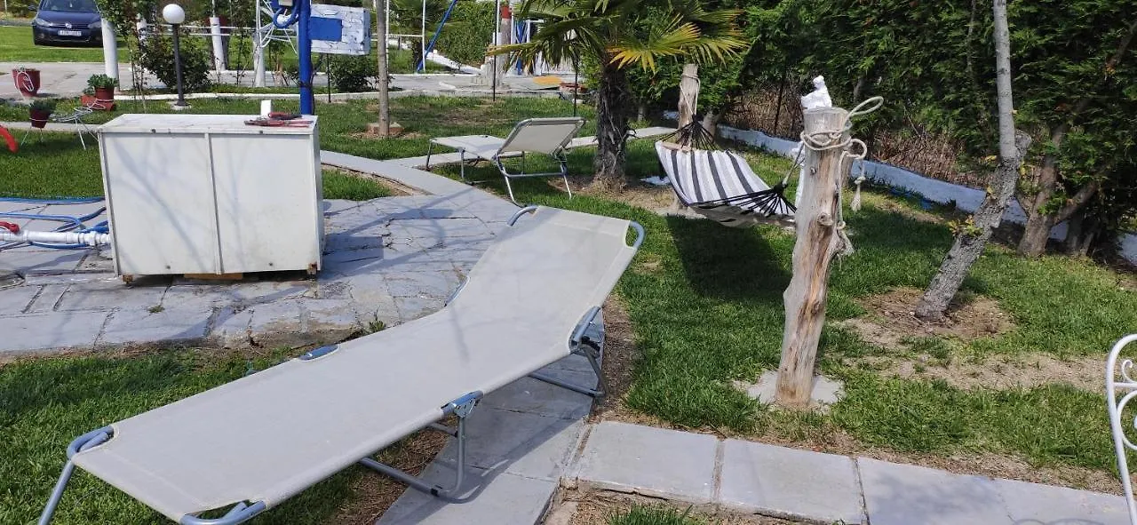 Holiday home Villa Artzie. Έξοχικο Με Τεράστιο Εξωτερικό Χώρο. Nea Kallikrateia
